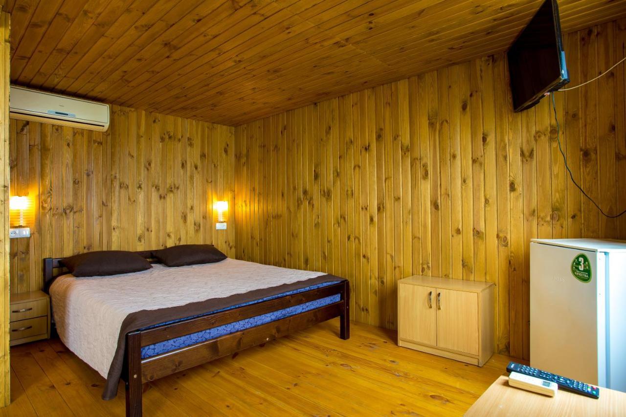 Б/О Pina Colada Hotel Ochakiv Ngoại thất bức ảnh